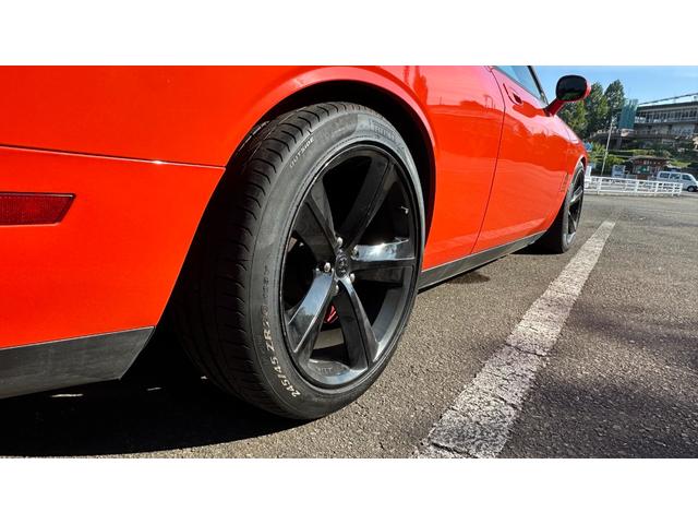 ダッジ・チャレンジャー SRT8(5枚目)