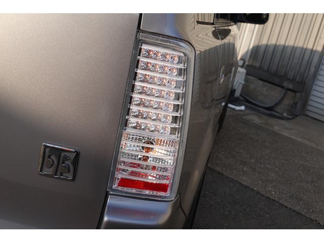 ｂＢ Ｚ　ＨＩＤセレクションＩＩ　新品テイン車高調　ワーク１７インチ　社外ＬＥＤテール　純正ナビ　バックカメラ（10枚目）