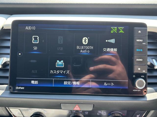 フィット e:HEVホーム 前後誤発進抑制機能 助手席エアバッグ 運転席エアバッグ 1オナ シートヒーター LEDライト USB接続 バックカメラ ABS サイドエアバッグ オートクルーズコントロール 記録簿(4枚目)