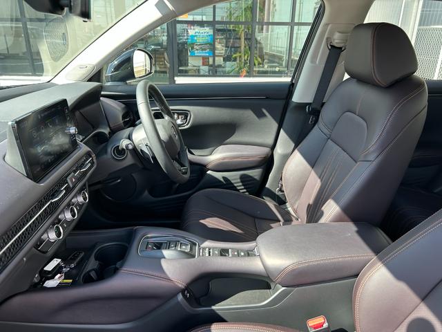 ZR-V e:HEVZ 当社デモカー レザー Bカメラ サイドエアバック ナビTV LEDヘッドライト USB接続 地デジ Sヒーター ETC車載器 パワーステアリング スマートキー 横滑り防止 キーフリー パワーウインドウ(12枚目)