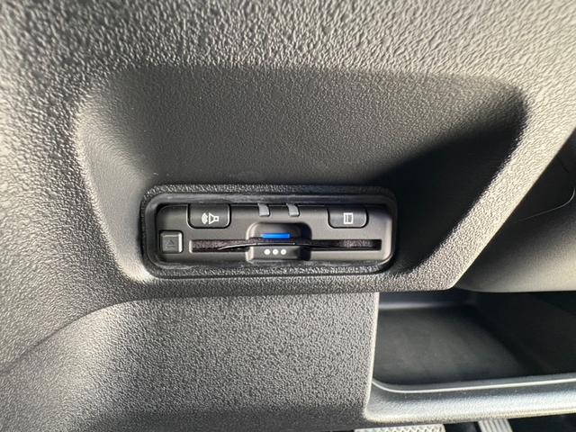 N-BOXカスタム ターボコーディネートスタイル 当社デモカー クルコン スマートキ- パワーステアリング VSA エアコン LEDライト パワーウィンドウ アイドリングストップ カーテンエアバッグ キーレス ターボエンジン 両席エアバック ABS(4枚目)