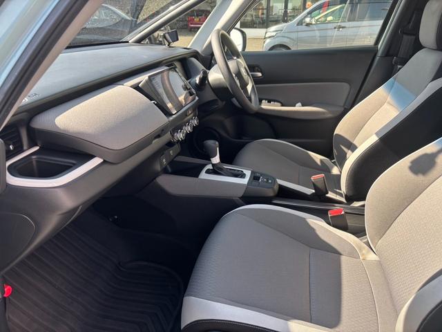 フィット e:HEVクロスター 衝突回避システム 1オーナー フルオートエアコン 整備記録簿 LEDランプ エアバッグ サイドエアバック 地デジ オートクルーズコントロール VSA ETC バックカメラ USB(11枚目)