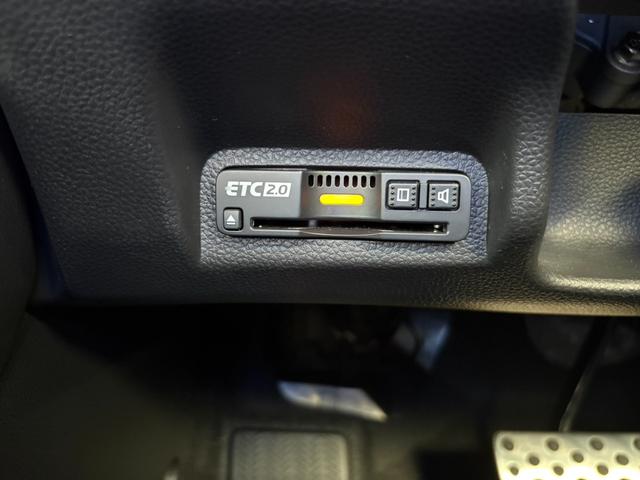 ヴェゼル e:HEVZ 1オーナー ドラレコ付き Rカメラ 記録簿 フルセグテレビ スマ-トキ- ETC車載器 アクティブクルーズ サイドエアバッグ ナビTV フルオートエアコン 横滑り防止 4WD車 ABS(4枚目)