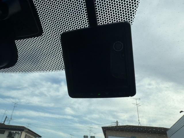 フリード+ クロスター・ホンダセンシング イモビ USB接続 スマキー Wパワスラ 前席シートヒーター 1オーナー キーレス ナビTV リアカメラ オートクルーズコントロール VSA カーテンエアバック ABS(5枚目)