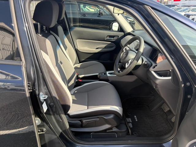 フィット e:HEVクロスター 衝突回避システム 1オーナー フルオートエアコン 整備記録簿 LEDランプ エアバッグ サイドエアバック 地デジ オートクルーズコントロール VSA ETC バックカメラ USB(7枚目)