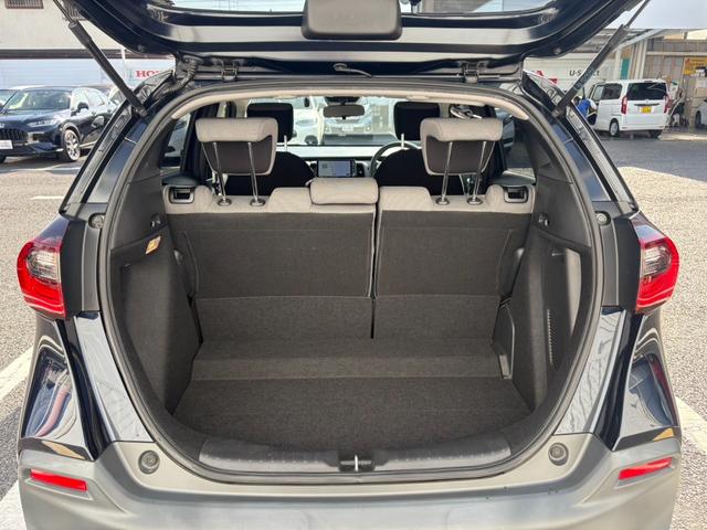 フィット e:HEVクロスター 衝突回避システム 1オーナー フルオートエアコン 整備記録簿 LEDランプ エアバッグ サイドエアバック 地デジ オートクルーズコントロール VSA ETC バックカメラ USB(9枚目)