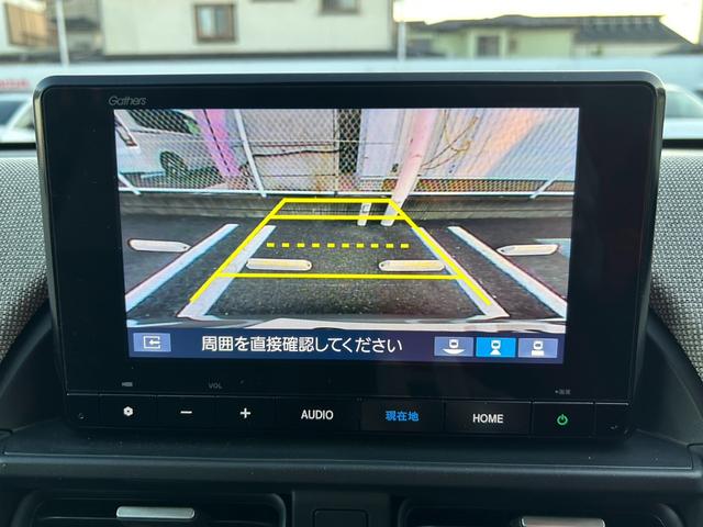 フリード エアー　当社デモカー　クルコン　サイドカーテンエアバック　ＵＳＢ　フルオートエアコン　３列シート　フルセグ　キーレス　ＬＥＤヘッドランプ　ワンオーナー　衝突軽減　パワーステアリング　Ｂカメラ　スマートキー（3枚目）