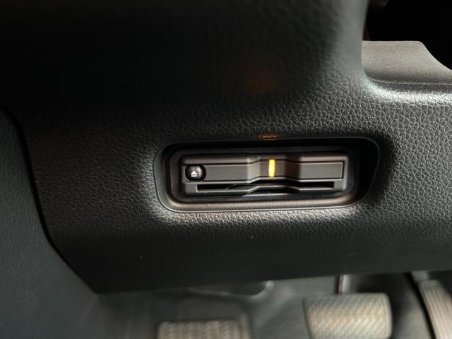 フリード エアー　当社デモカー　クルコン　サイドカーテンエアバック　ＵＳＢ　フルオートエアコン　３列シート　フルセグ　キーレス　ＬＥＤヘッドランプ　ワンオーナー　衝突軽減　パワーステアリング　Ｂカメラ　スマートキー（5枚目）