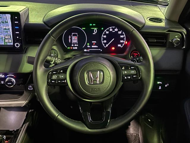 ヴェゼル ｅ：ＨＥＶＸ・ＨｕＮＴパッケージ　盗難防止システム　地デジフルセグ　サイドエアバッグ　Ｂカメラ　クリアランスソナー　横滑り防止機能　スマートキー　エアコン　運転席エアバッグ　アイドリングストップ（8枚目）