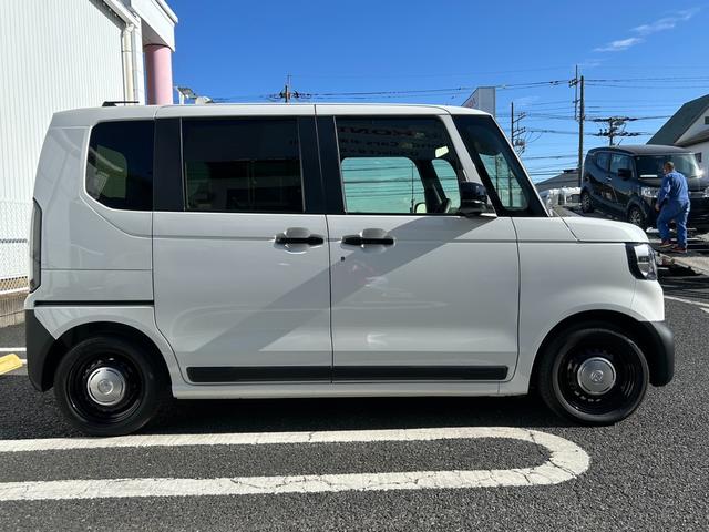 Ｎ－ＢＯＸジョイ ベースグレード　当社デモカー　踏み間違い防止装置　Ｂカメラ　横滑り防止機能　ＬＥＤランプ　点検記録簿　クルーズコントロール　パワーウィンドウ　前席シートヒーター　スマートキー　フルセグＴＶ　両側電動ドア　キーレス（18枚目）