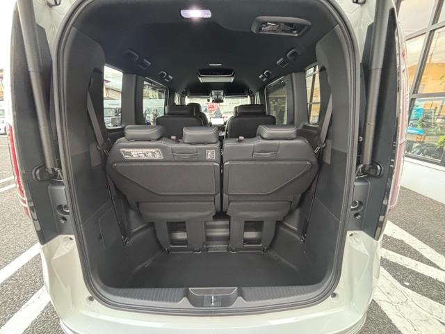 ステップワゴン ｅ：ＨＥＶスパーダプレミアムライン　マルチカメラ　両側自動ドア　Ｆセグ　クルーズＣ　助手席エアバッグ　スマートＫ　シ－トヒ－タ－　サイドカメラ　ＤＶＤ再生　バックカメラ　ＬＥＤライト　キーフリー（14枚目）