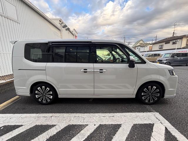 ステップワゴン ｅ：ＨＥＶスパーダプレミアムライン　マルチカメラ　両側自動ドア　Ｆセグ　クルーズＣ　助手席エアバッグ　スマートＫ　シ－トヒ－タ－　サイドカメラ　ＤＶＤ再生　バックカメラ　ＬＥＤライト　キーフリー（19枚目）