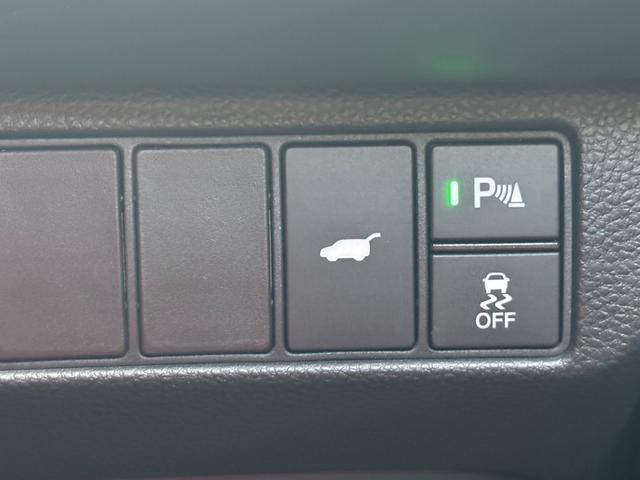 ヴェゼル ｅ：ＨＥＶＺ　当社デモカー　衝突回避支援ブレーキ機能　１オナ　スマキ　Ｐトランク　フルオートエアコン　エアバッグ　両席エアバック　記録簿付　パワーウィンドウ　ＬＥＤランプ　クルーズＣ　ナビ＆ＴＶ　キーレスエントリー（7枚目）