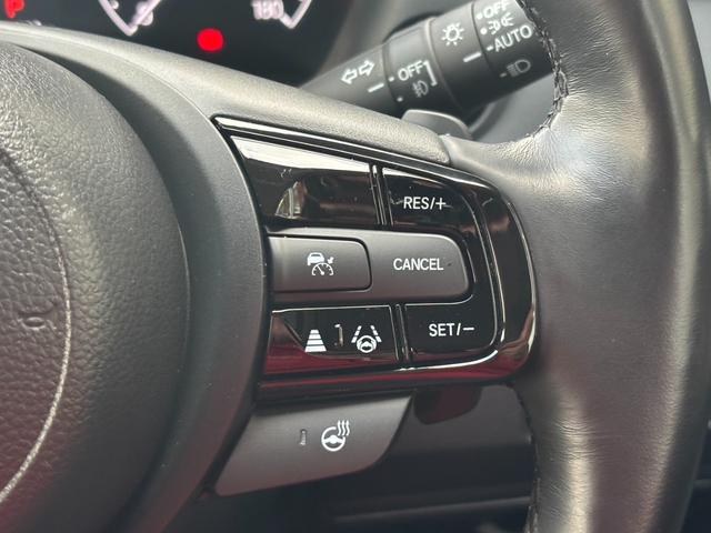 ヴェゼル ｅ：ＨＥＶＺ　当社デモカー　衝突回避支援ブレーキ機能　１オナ　スマキ　Ｐトランク　フルオートエアコン　エアバッグ　両席エアバック　記録簿付　パワーウィンドウ　ＬＥＤランプ　クルーズＣ　ナビ＆ＴＶ　キーレスエントリー（12枚目）