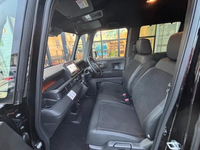 N-BOXカスタム ターボ 当社デモカー イモビライザー 1オナ 衝突被害軽減 フロントカメラ キーフリー ESC パワステ DVD再生 両席エアバック サイドエアバッグ ターボ車 USB接続 スマキー Bカメ パワーウィンドウ(10枚目)