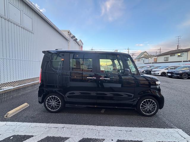 N-BOXカスタム ターボ 当社デモカー イモビライザー 1オナ 衝突被害軽減 フロントカメラ キーフリー ESC パワステ DVD再生 両席エアバック サイドエアバッグ ターボ車 USB接続 スマキー Bカメ パワーウィンドウ(14枚目)