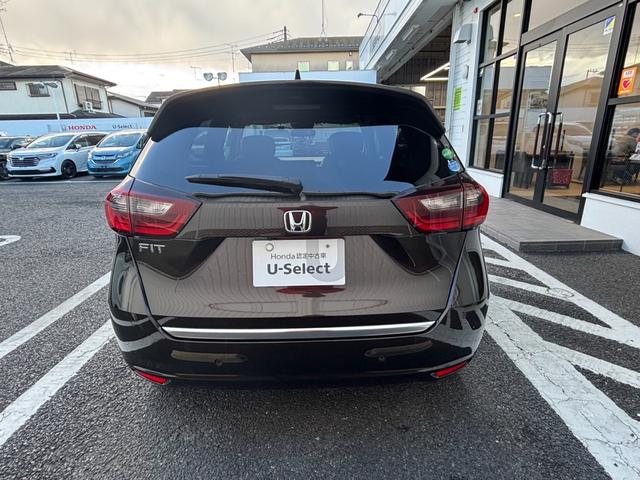 フィット リュクス　Ｂカメ　サイドエアバッグ　衝突軽減ブレーキ　ＥＴＣ車載器　クルーズコントロール　前席シートヒーター　ドライブレコーダー　パワステ　ＬＥＤヘッドライト　エアコン　ＡＢＳ　Ｉストップ　キーレス（7枚目）