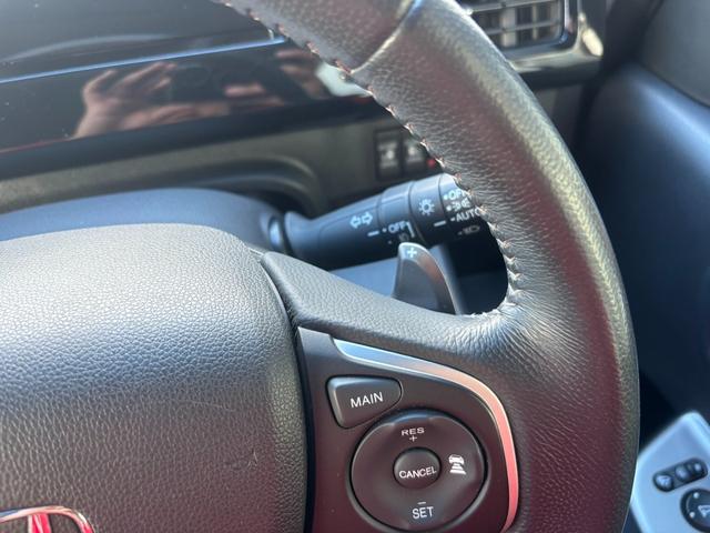 �\�ߐݒ肵�����x�Œ葬���s�B��s�Ԃɋ߂Â�����A�V�X�e������s�ԂƂ̋����⑬�x���𑪒肵�A�����I�ɉ������B�K�؂ȎԊԋ������ێ����Ȃ���Ǐ]���s���܂��B