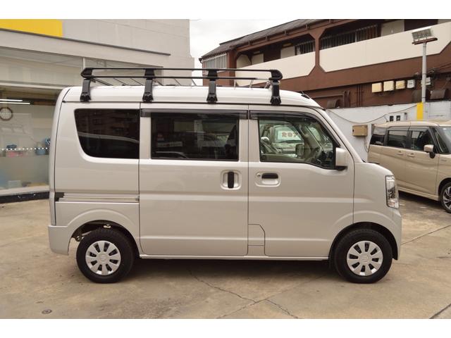 エブリイ ＰＣ　ワンオーナー　スズキセーフティサポート　純正ナビＴＶ地デジフルセグ　バックカメラ　純正前後ドライブレコーダー　純正ルーフキャリア　室内サイドバー　ドアバイザー　ＬＥＤライト　ＥＴＣ　キーレスエントリ（4枚目）