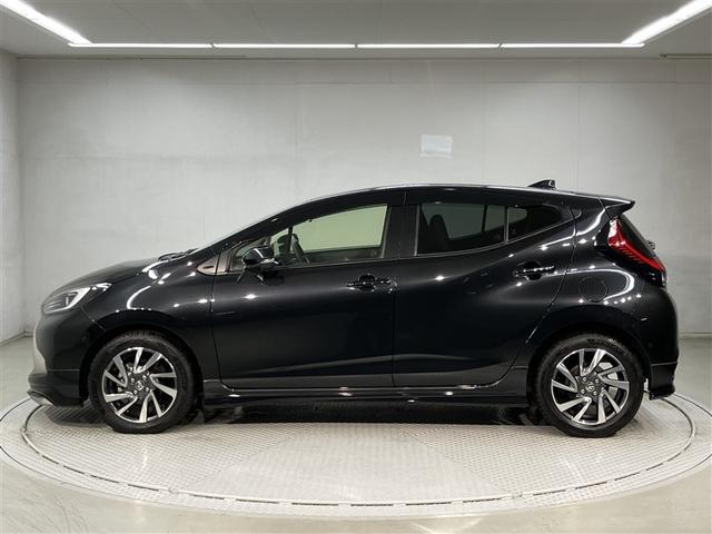 アクア Z エアロ LEDヘッドライト スマートキー 100V電源 イモビライザー アルミホイール オートクルーズコントロール 点検記録簿 エアコン ESC ナビ カーテンエアバッグ ETC キーレス ABS(2枚目)