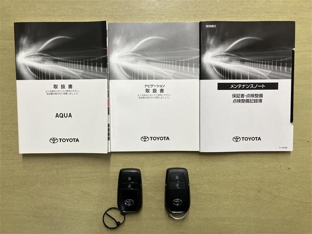 アクア Z エアロ LEDヘッドライト スマートキー 100V電源 イモビライザー アルミホイール オートクルーズコントロール 点検記録簿 エアコン ESC ナビ カーテンエアバッグ ETC キーレス ABS(22枚目)