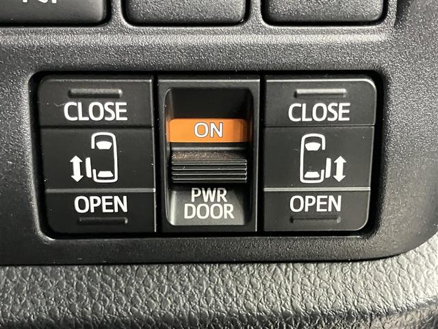 ヴォクシー ZS 煌III プリクラッシュ スマートキ アイスト DVD再生機能 記録簿付き 横滑り防止装置 ナビTV アルミ 三列シート 盗難防止 オートエアコン キーレス ETC装備 パワステ メモリナビ クルコン ABS(12枚目)