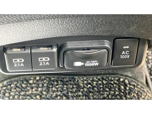 シエンタ ハイブリッド ファンベースG ESC プリクラッシュセーフティー パワステ メディアプレイヤー接続 運転席エアバック 整備記録簿 100V バックモニタ- LEDライト イモビライザー AW フルセグTV ドライブレコーダー(8枚目)