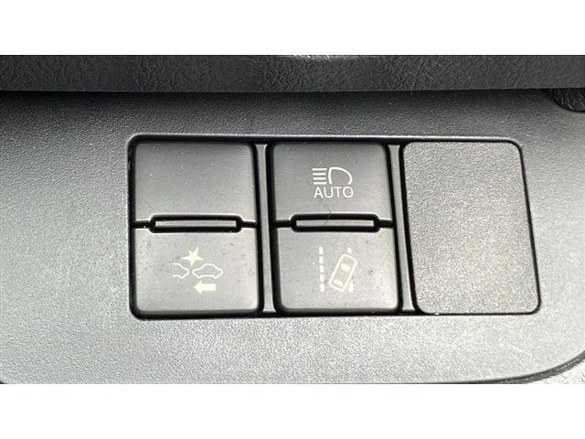 シエンタ ハイブリッド ファンベースG ESC プリクラッシュセーフティー パワステ メディアプレイヤー接続 運転席エアバック 整備記録簿 100V バックモニタ- LEDライト イモビライザー AW フルセグTV ドライブレコーダー(16枚目)