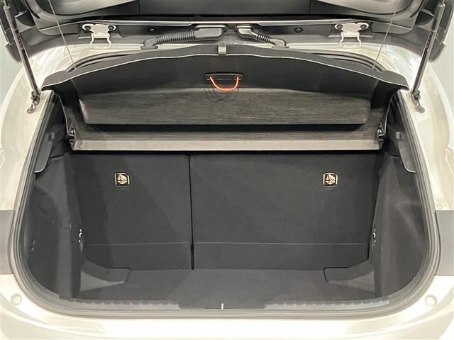 カローラスポーツ ハイブリッドG スタイルパッケージ 衝突軽減ブレーキ LEDライト エアコン スマキー 横滑り防止装置 エアバッグ 盗難防止システム アルミホイール ワンオーナー ナビ バックカメラ ドラレコ ETC パワステ キーレス 記録簿 ABS(18枚目)