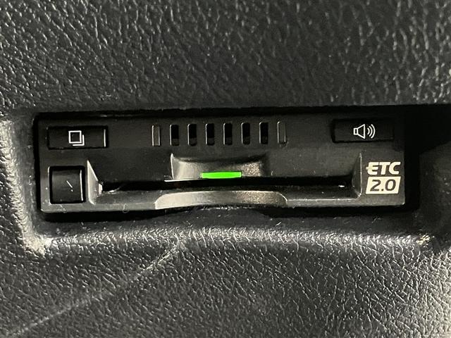 シエンタ G セーフティーエディションII 誤発進抑制装置 両側パワースライドドア DVD 横滑り防止装置 ETC車載器 オートエアコン フルセグTV 盗難防止システム ABS ウォークスルー キーレスエントリー ナビ&TV メモリ-ナビ PS(8枚目)