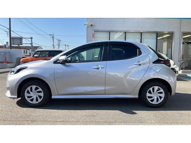 ヤリス G カーナビ Bカメラ エアコン スマートキー&プッシュスタート メモリーナビゲーション イモビ 横滑り防止システム クルーズC ABS パワーウィンドウ パワーステアリング Wエアバック ETC車載器(2枚目)