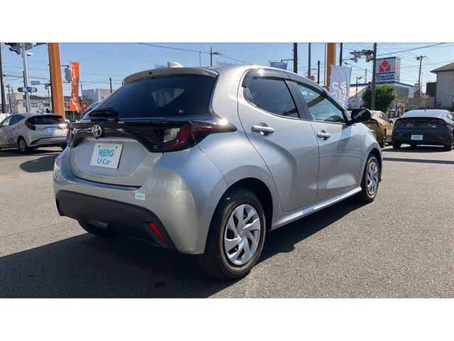 ヤリス G カーナビ Bカメラ エアコン スマートキー&プッシュスタート メモリーナビゲーション イモビ 横滑り防止システム クルーズC ABS パワーウィンドウ パワーステアリング Wエアバック ETC車載器(4枚目)