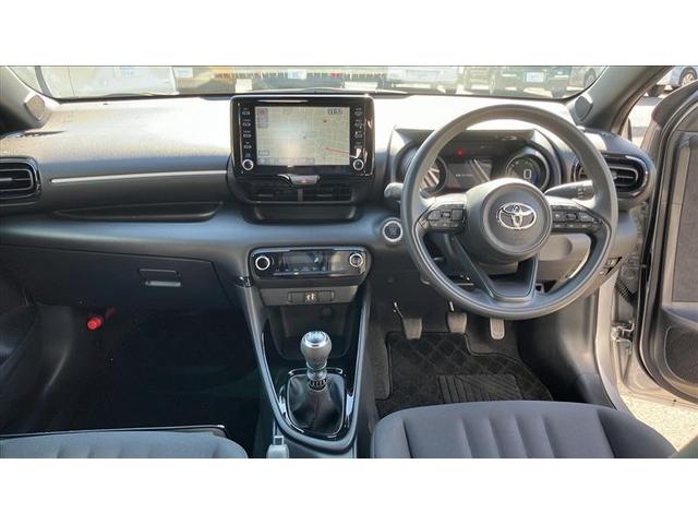 ヤリス G カーナビ Bカメラ エアコン スマートキー&プッシュスタート メモリーナビゲーション イモビ 横滑り防止システム クルーズC ABS パワーウィンドウ パワーステアリング Wエアバック ETC車載器(10枚目)