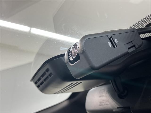 ヤリス ハイブリッドX カーテンエアバッグ イモビライザー バックモニター ワイヤレスキー ドラレコ ABS ナビ オートクルーズ ミュージックプレイヤー接続可 Wエアバック パワーウィンドウ オートエアコン ETC(9枚目)