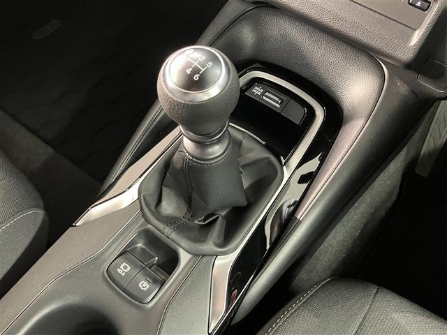 カローラスポーツ G X アルミホイール DVD再生可 スマキー ETC車載器 1オーナー オートクルーズコントロール 盗難防止 サイドエアバッグ キーレス オートエアコン ABS エアバッグ パワーウインドウ 横滑り防止(13枚目)