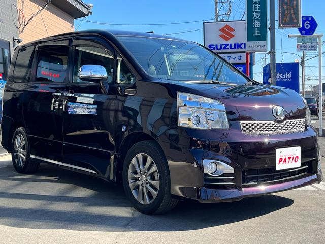 ZS 煌Z 両側電動スライドドア ハーフレザーシート バックカメラ フリップダウンモニター ETC HID フォグ スマートキー 純正アルミ エアロ パドルシフト ウォークスルー 3列シート プライバシーガラス(2枚目)