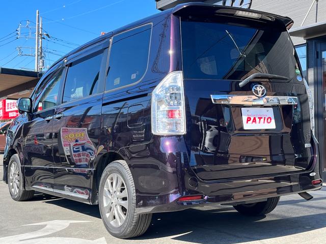 ZS 煌Z 両側電動スライドドア ハーフレザーシート バックカメラ フリップダウンモニター ETC HID フォグ スマートキー 純正アルミ エアロ パドルシフト ウォークスルー 3列シート プライバシーガラス(9枚目)