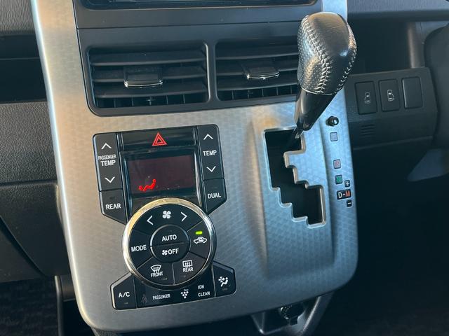 ZS 煌Z 両側電動スライドドア ハーフレザーシート バックカメラ フリップダウンモニター ETC HID フォグ スマートキー 純正アルミ エアロ パドルシフト ウォークスルー 3列シート プライバシーガラス(24枚目)