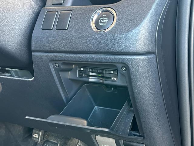 ZS 煌Z 両側電動スライドドア ハーフレザーシート バックカメラ フリップダウンモニター ETC HID フォグ スマートキー 純正アルミ エアロ パドルシフト ウォークスルー 3列シート プライバシーガラス(26枚目)