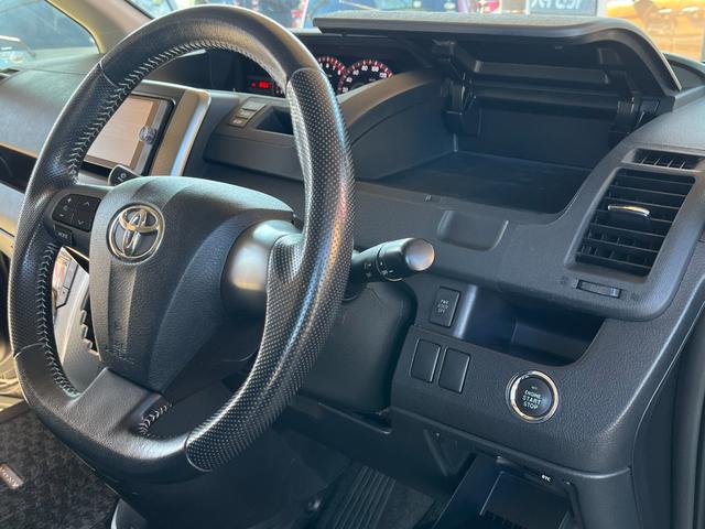 ZS 煌Z 両側電動スライドドア ハーフレザーシート バックカメラ フリップダウンモニター ETC HID フォグ スマートキー 純正アルミ エアロ パドルシフト ウォークスルー 3列シート プライバシーガラス(28枚目)