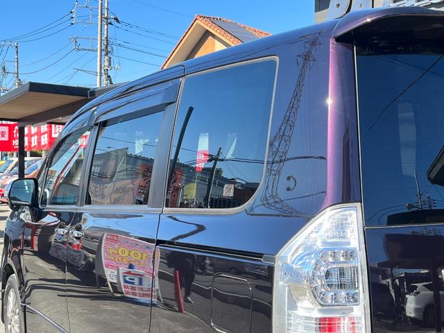 ZS 煌Z 両側電動スライドドア ハーフレザーシート バックカメラ フリップダウンモニター ETC HID フォグ スマートキー 純正アルミ エアロ パドルシフト ウォークスルー 3列シート プライバシーガラス(44枚目)