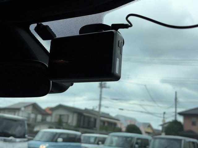 ヤリス ハイブリッドＸ　衝突軽減　レーンキープ　障害物センサー　アダプティブクルーズ　ナビ　Ｂカメラ　Ｂｌｕｅｔｏｏｔｈオーディオ　ＥＴＣ　Ｉストップ　キーレス　禁煙車　横滑り防止　ＡＢＳ　オートハイビーム　オートライト（27枚目）