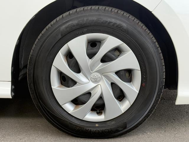 ヤリス Ｘ　衝突軽減　レーンキープ　ナビ　Ｂカメラ　Ｂｌｕｅｔｏｏｔｈオーディオ　キーレス　禁煙車　横滑り防止　ＡＢＳ　オートハイビーム　オートライト　電格ミラー　運転席エアバッグ　助手席エアバッグ（12枚目）