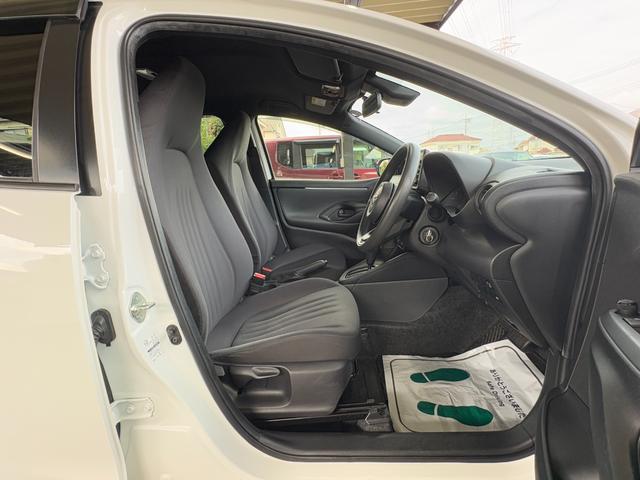 ヤリス Ｘ　衝突軽減　レーンキープ　ナビ　Ｂカメラ　Ｂｌｕｅｔｏｏｔｈオーディオ　キーレス　禁煙車　横滑り防止　ＡＢＳ　オートハイビーム　オートライト　電格ミラー　運転席エアバッグ　助手席エアバッグ（24枚目）