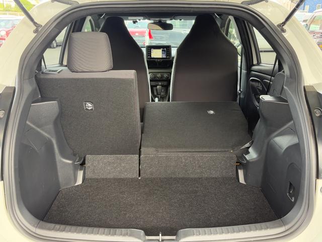 ヤリス Ｘ　衝突軽減　レーンキープ　ナビ　Ｂカメラ　Ｂｌｕｅｔｏｏｔｈオーディオ　キーレス　禁煙車　横滑り防止　ＡＢＳ　オートハイビーム　オートライト　電格ミラー　運転席エアバッグ　助手席エアバッグ（28枚目）