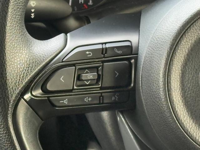 ヤリス Ｘ　衝突軽減　レーンキープ　ナビ　Ｂカメラ　Ｂｌｕｅｔｏｏｔｈオーディオ　キーレス　禁煙車　横滑り防止　ＡＢＳ　オートハイビーム　オートライト　電格ミラー　運転席エアバッグ　助手席エアバッグ（35枚目）