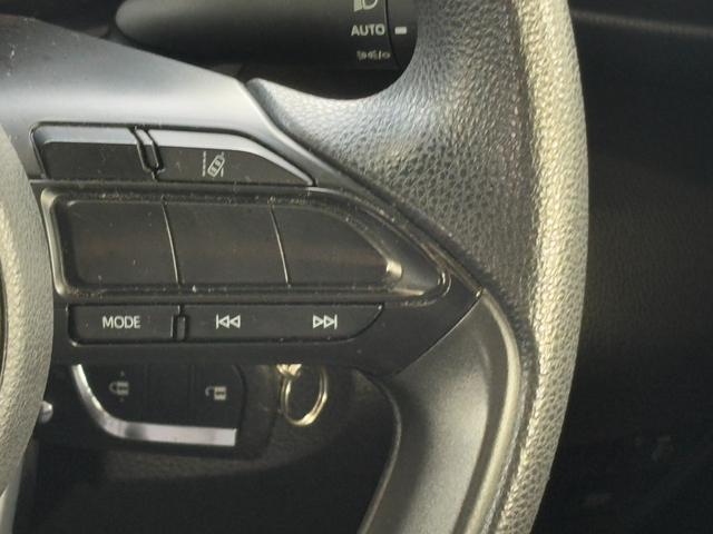 ヤリス Ｘ　衝突軽減　レーンキープ　ナビ　Ｂカメラ　Ｂｌｕｅｔｏｏｔｈオーディオ　キーレス　禁煙車　横滑り防止　ＡＢＳ　オートハイビーム　オートライト　電格ミラー　運転席エアバッグ　助手席エアバッグ（36枚目）