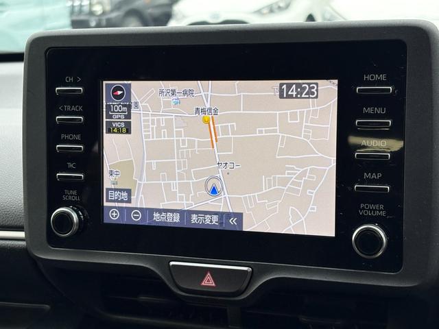 ヤリス Ｘ　衝突軽減　レーンキープ　障害物センサー　ナビ　Ｂカメラ　Ｂｌｕｅｔｏｏｔｈオーディオ　ＥＴＣ　スマキー　ＡＢＳ　オートハイビーム　オートライト　電格ミラー　ＣＤ　ＤＶＤ再生（4枚目）