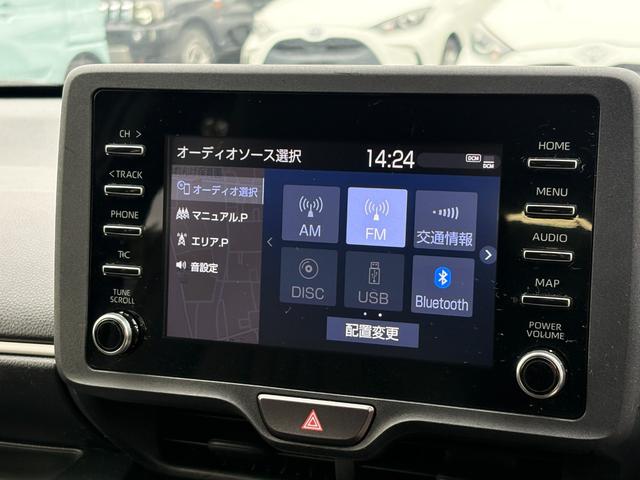 ヤリス Ｘ　衝突軽減　レーンキープ　障害物センサー　ナビ　Ｂカメラ　Ｂｌｕｅｔｏｏｔｈオーディオ　ＥＴＣ　スマキー　ＡＢＳ　オートハイビーム　オートライト　電格ミラー　ＣＤ　ＤＶＤ再生（5枚目）