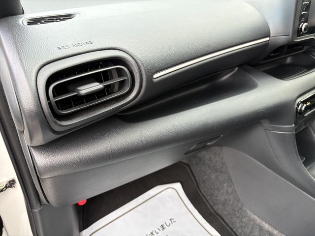 ヤリス ハイブリッドＸ　衝突軽減　レーンキープ　障害物センサー　アダプティブクルーズ　ナビ　Ｂカメラ　Ｂｌｕｅｔｏｏｔｈオーディオ　ＥＴＣ　Ｉストップ　禁煙車　ＡＢＳ　オートハイビーム　オートライト（40枚目）